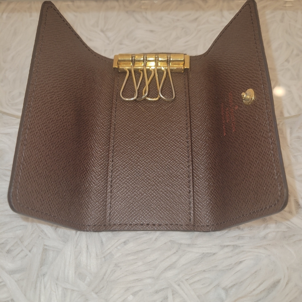 LV Key Holder - Picture 7 of 9